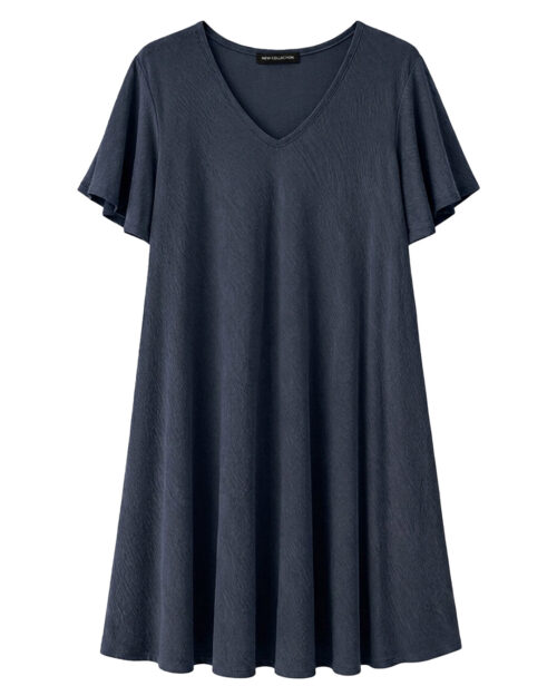 Vestido Bies: vestido de fiesta para mujer real low cost en color azul marino, de corte evasé con cuello en pico y mangas cortas fluidas estilo capa de Quiles_Shop.