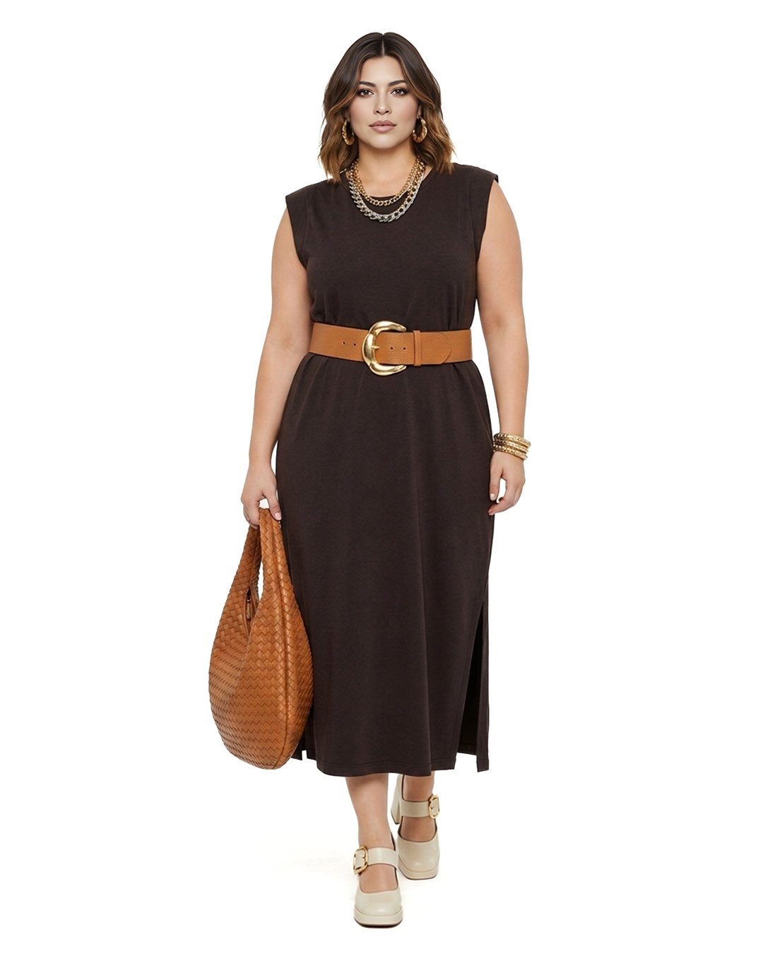 Vestido Minimal: vestido largo minimalista cómodo para mujer real de tallas grandes baratas con cuello redondo, diseño sin mangas de hombro prolongado y aberturas laterales en el bajo de Quiles_Shop.