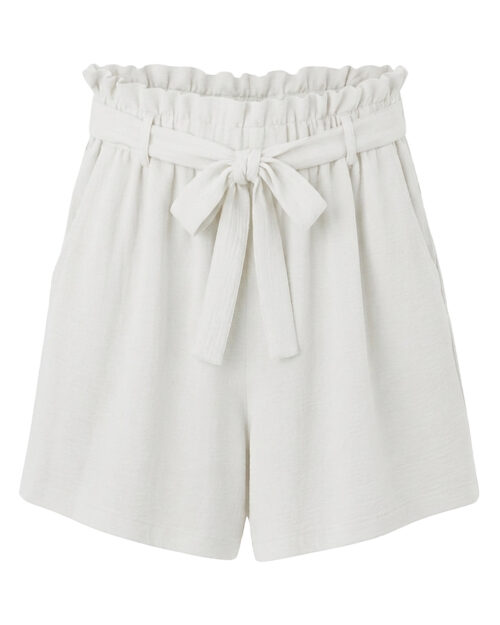 Bermuda Saona: pantalón corto de tiro alto para mujeres reales de tallas curvy con cintura elástica de estilo paperbag, bolsillos laterales y lazo decorativo de Quiles_Shop.