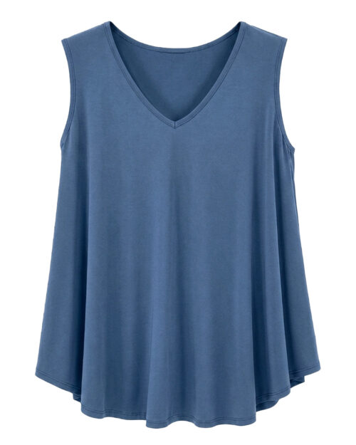 Camiseta Alma: camiseta básica de tirantes anchos para mujeres reales de tallas curvy con escote en pico, silueta evasé holgada y bajo redondeado de Quiles_Shop.