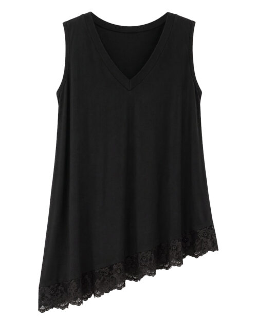 Camiseta Vértice: camiseta sin mangas para mujeres reales de tallas curvy con escote en pico, silueta holgada y bajo asimétrico rematado con encaje de Quiles_Shop.