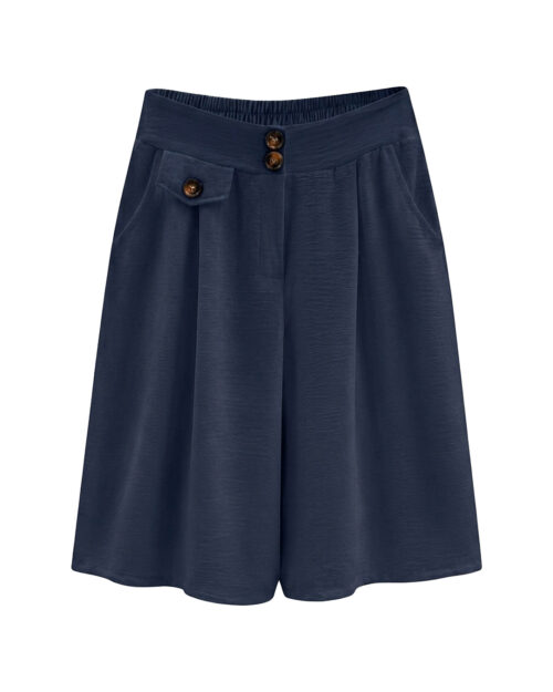 Bermuda Capri: falda pantalón de diario color azul marino en viscosa fluida elástica con bolsillos, botones decorativos de carey y cinturilla trasera elástica de Quiles_Shop.