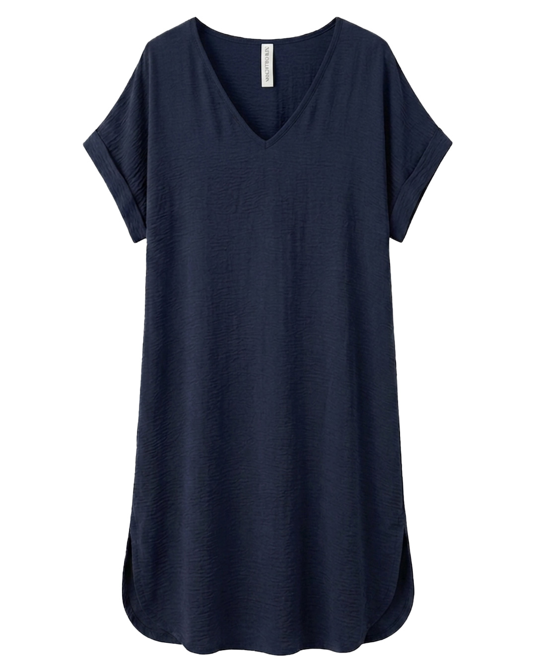Vestido Boho Chic: vestido midi fluido de estilo túnica para mujeres reales de tallas curvy con escote en pico, manga corta integrada y bajo redondeado con aberturas laterales de Quiles_Shop.