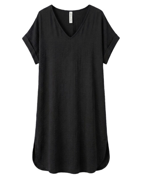 estido Boho Chic: vestido midi fluido de estilo túnica para mujeres reales de tallas curvy con escote en pico, manga corta integrada y bajo redondeado con aberturas laterales de Quiles_Shop.