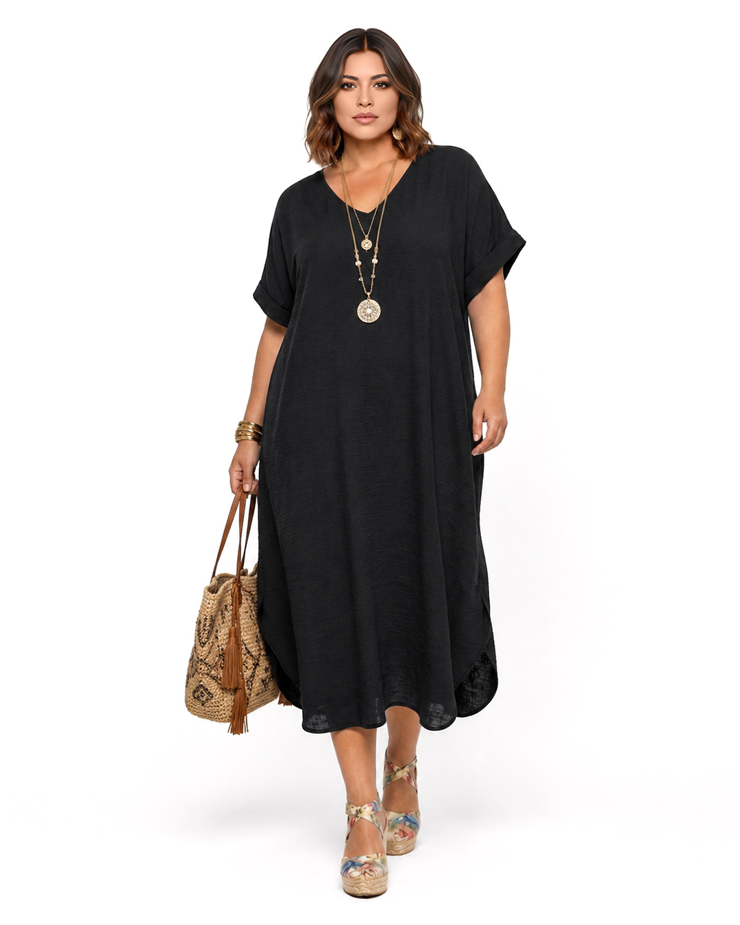 estido Boho Chic: vestido midi fluido de estilo túnica para mujeres reales de tallas curvy con escote en pico, manga corta integrada y bajo redondeado con aberturas laterales de Quiles_Shop.