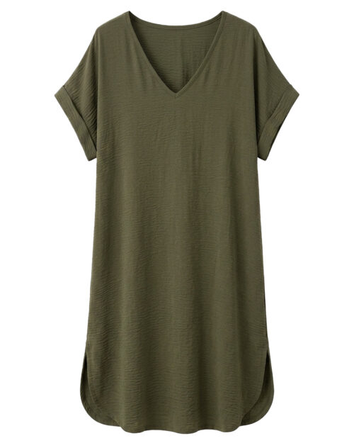 Vestido Boho Chic: vestido midi fluido de estilo túnica para mujeres reales de tallas curvy con escote en pico, manga corta integrada y bajo redondeado con aberturas laterales de Quiles_Shop.