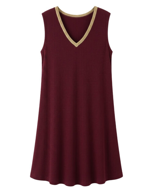 Vestido Brisa: vestido corto de diario sin mangas en punto de viscosa de canalé fino color burdeos con cuello en pico de Quiles_Shop.