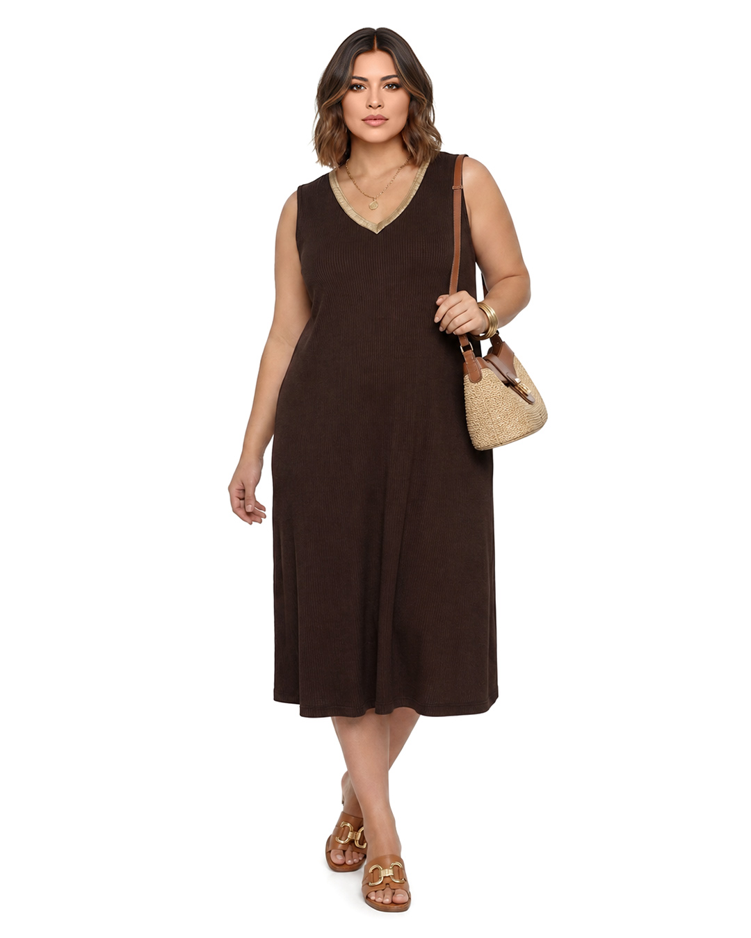 Vestido Brisa: vestido corto de diario sin mangas en punto de viscosa de canalé fino color marrón con cuello en pico de Quiles_Shop.