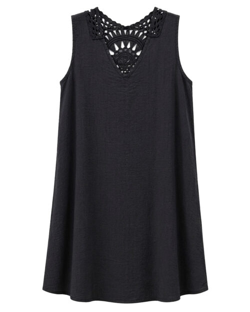 Vestido Creta: vestido de diario corto de tirantes anchos color negro en viscosa efecto lino con espalda y escote decorados en guipur calado de Quiles_Shop.