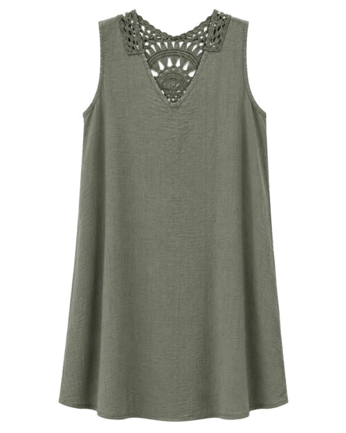 Vestido Creta: vestido de diario corto de tirantes anchos color verde en viscosa efecto lino con espalda y escote decorados en guipur calado de Quiles_Shop.