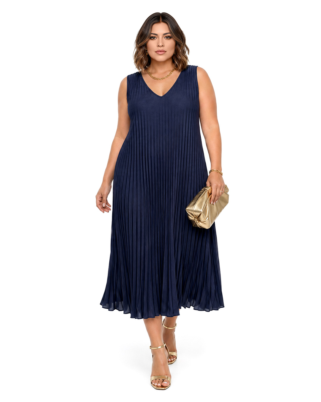 Vestido Plisado: vestido midi de tejido suelto con pliegues para mujeres reales de tallas curvy con escote en pico, diseño sin mangas y corte en diagonal de Quiles_Shop.