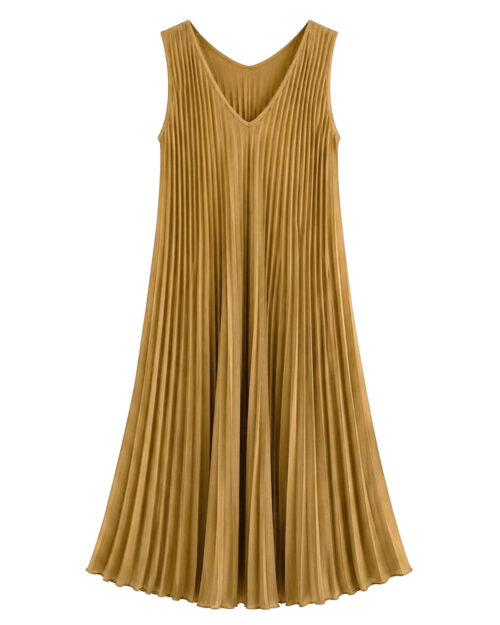 Vestido Plisado: vestido midi de tejido suelto con pliegues para mujeres reales de tallas curvy con escote en pico, diseño sin mangas y corte en diagonal de Quiles_Shop.
