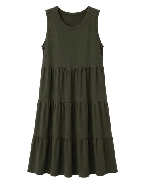 Vestido Vaivén: vestido midi de tirantes anchos en color verde con falda de tres volantes para mujeres reales de tallas curvy de Quiles_Shop.