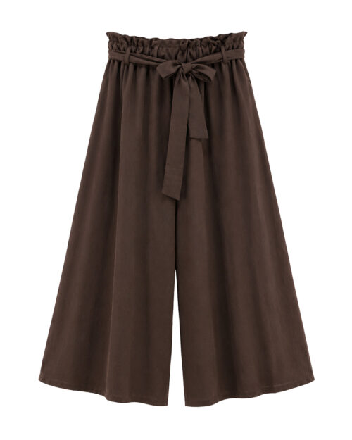 Pantalón Córcega: pantalón color marrón de pata ancha en viscosa fluida y elastano con cintura elástica tipo paperbag y lazo de Quiles_Shop.