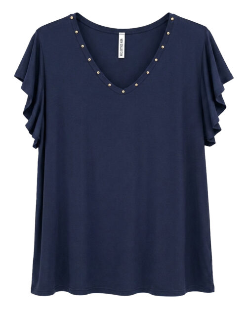 Camiseta Tachas: camiseta color azul marino con escote en pico adornado con tachuelas esféricas plateadas y manga corta mariposa de Quiles_Shop.