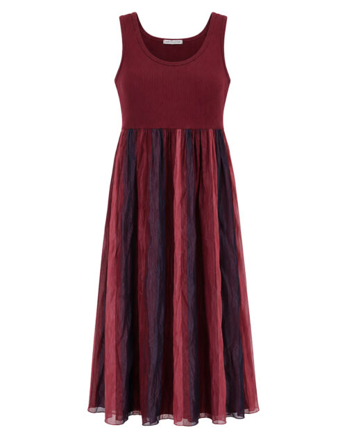 Vestido Combi: vestido largo de diario con cuerpo de punto acanalado burdeos de tirantes anchos y falda fluida con estampado de rayas verticales de Quiles_Shop.