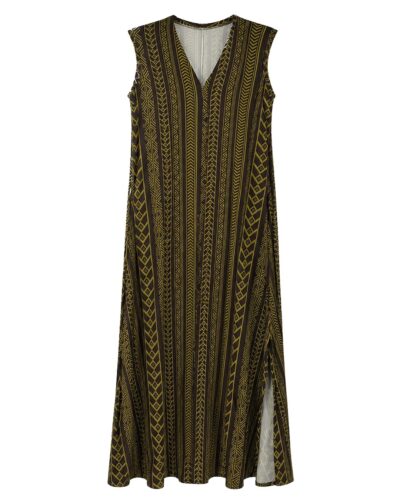 Vestido Espiga: vestido largo sin mangas en licra fría con estampado geométrico de espiga y abertura lateral en el bajo de Quiles_Shop (Imagen generada por IA).