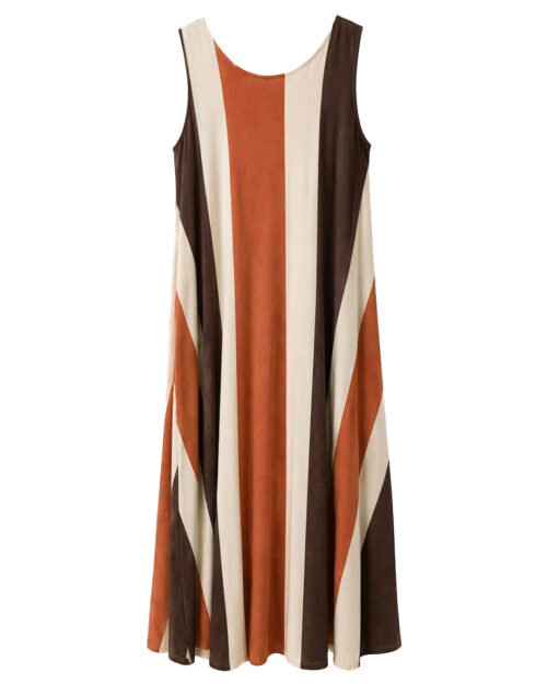 Vestido Rayas: vestido largo de diario sin mangas en tejido de licra fría con estampado de rayas verticales anchas en tonos marrón, teja y crema de Quiles_Shop.
