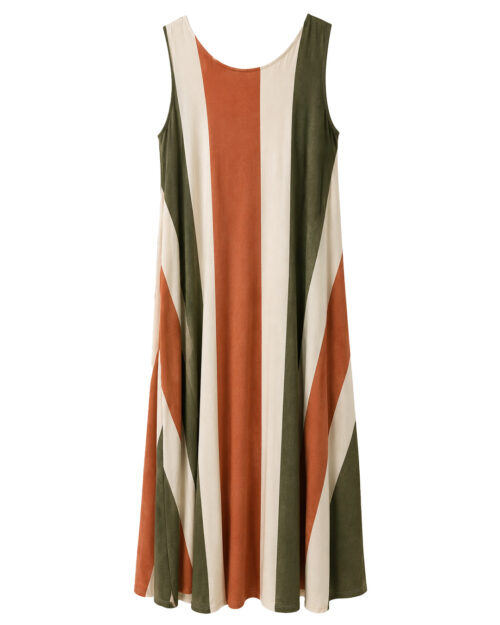 Vestido Rayas: vestido largo de diario sin mangas en tejido de licra fría con estampado de rayas verticales anchas en tonos verde, teja y crema de Quiles_Shop.