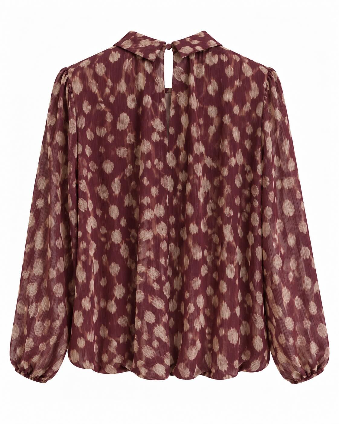 Blusa Animal Chic burdeos vista de espalda con estampado animal print y mangas semitransparentes
