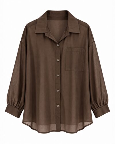 Camisa efecto seda marrón con botones, bolsillo de parche y detalle fruncido delantero