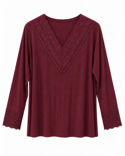 Camiseta encaje burdeos con escote pico de encaje y puños de encaje