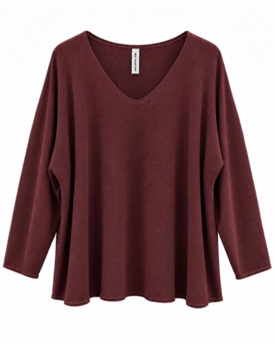Camiseta relieve burdeos con manga larga, escote pico y corte amplio