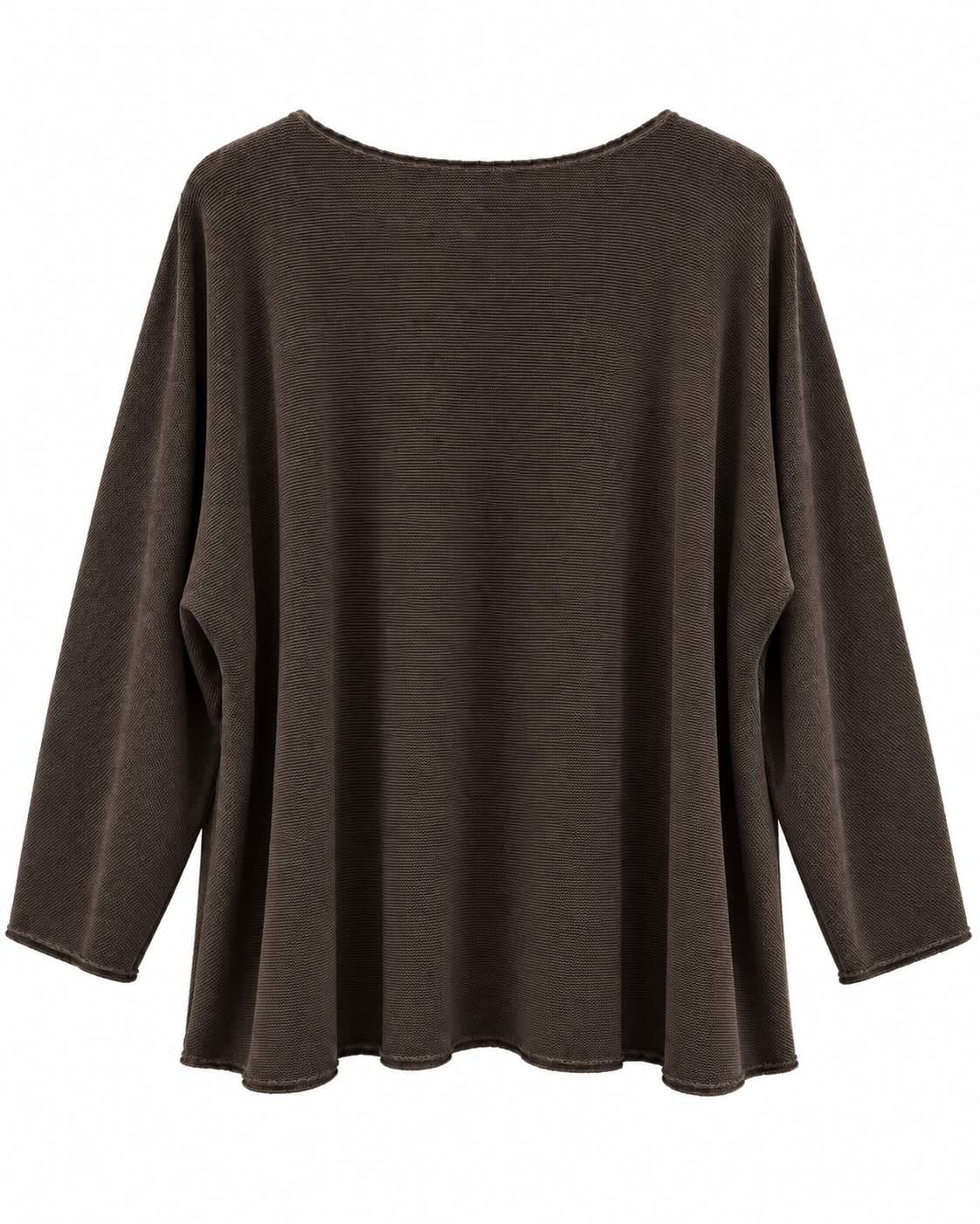 Camiseta relieve chocolate manga larga vista de espalda con caída fluida