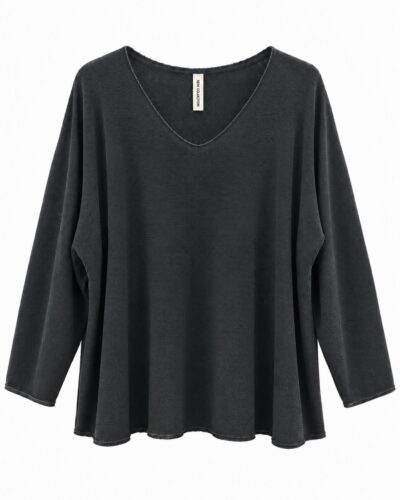 Camiseta relieve negra manga larga con escote pico y corte amplio