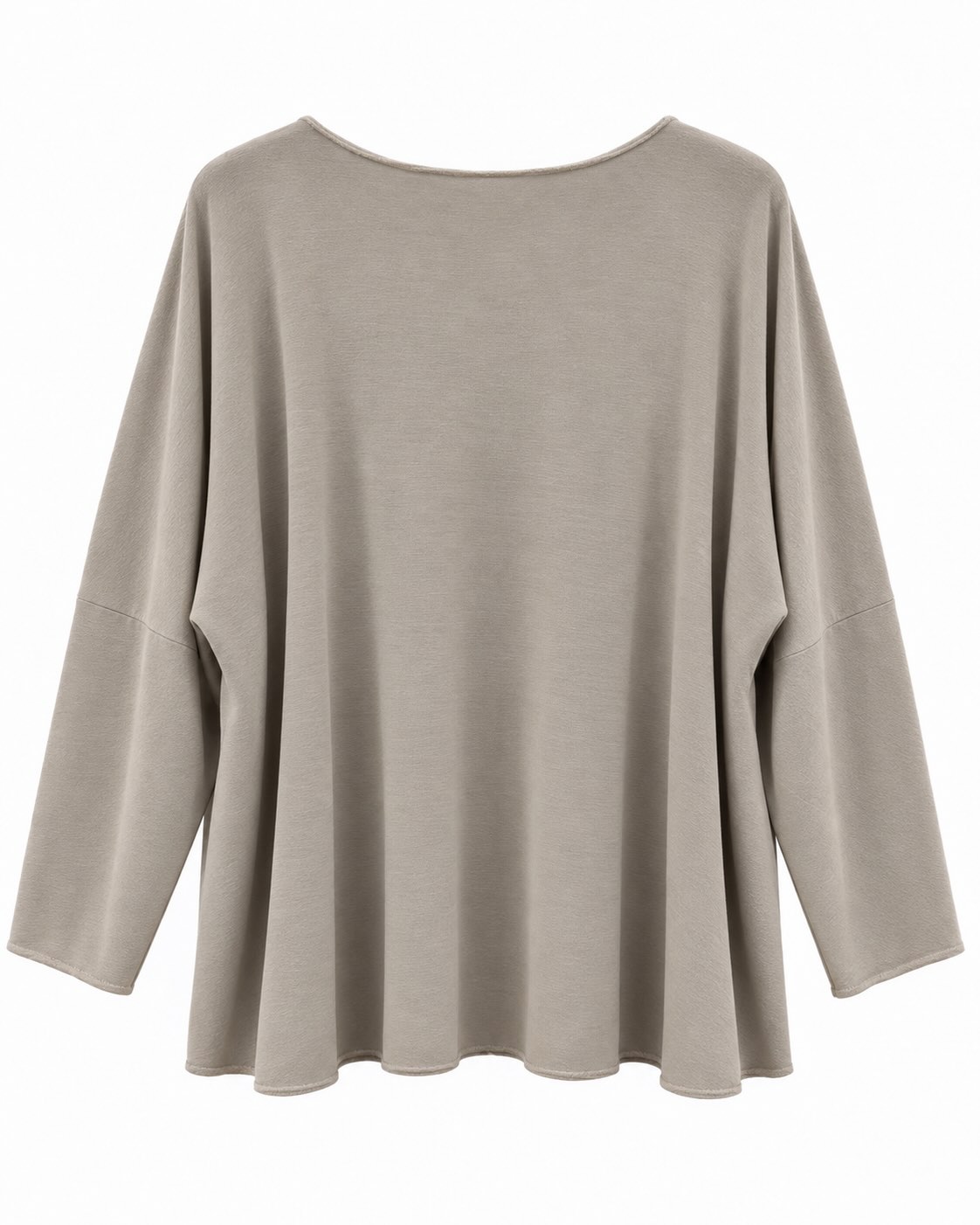 Camiseta Zen beige curvy vista de espalda con corte holgado y bajo más largo