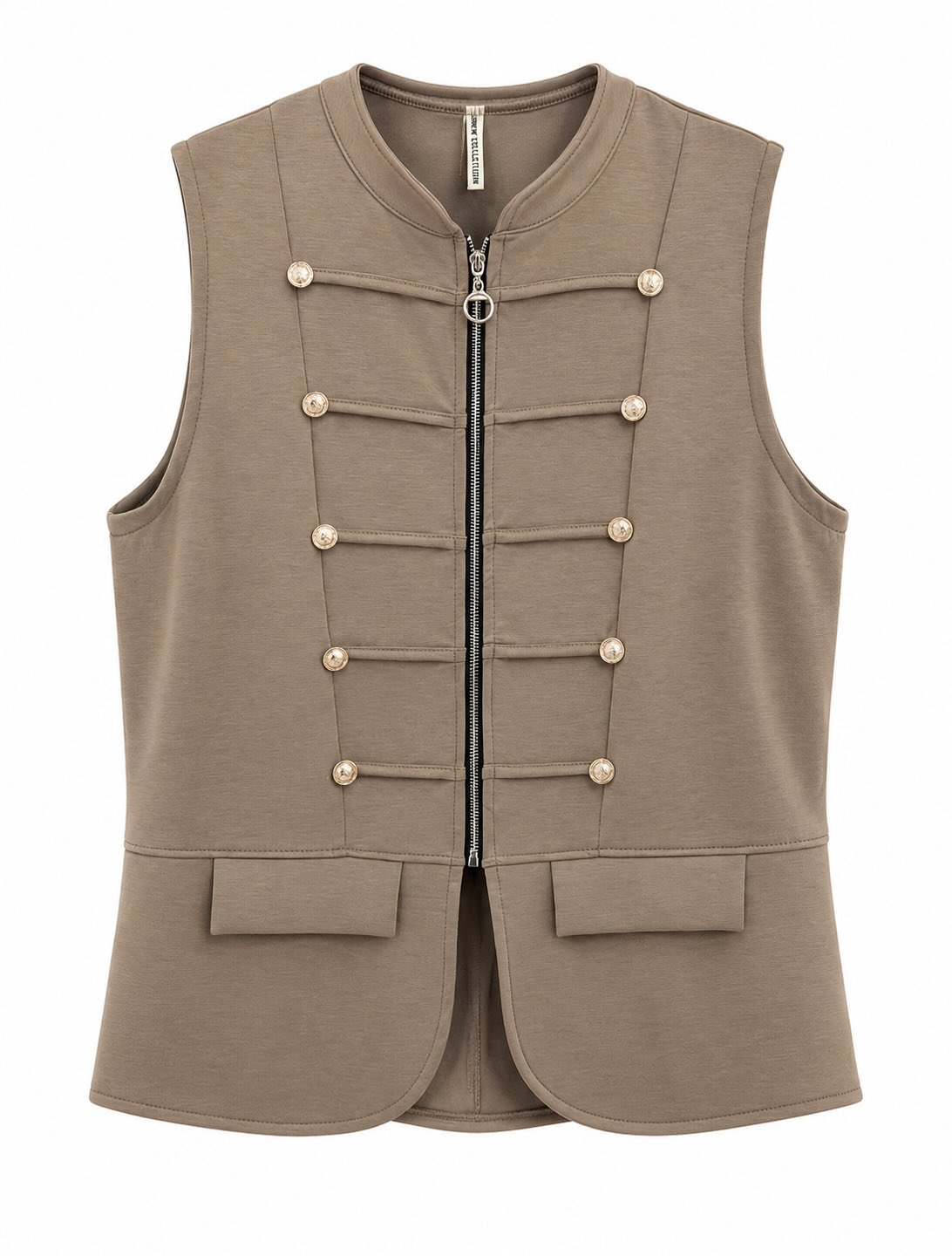 Delantero chaleco beige de estilo militar con cremallera, bolsillos y botones dorados.