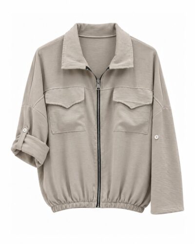 Chaqueta cargo beige de mujer curvy con cremallera y bolsillos delanteros