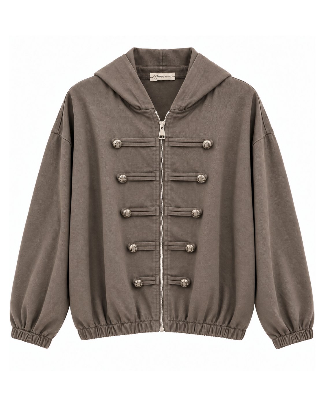 Chaqueta Napoleón topo de mujer curvy con capucha, cremallera y detalles militares con botones metálicos, vista delantera