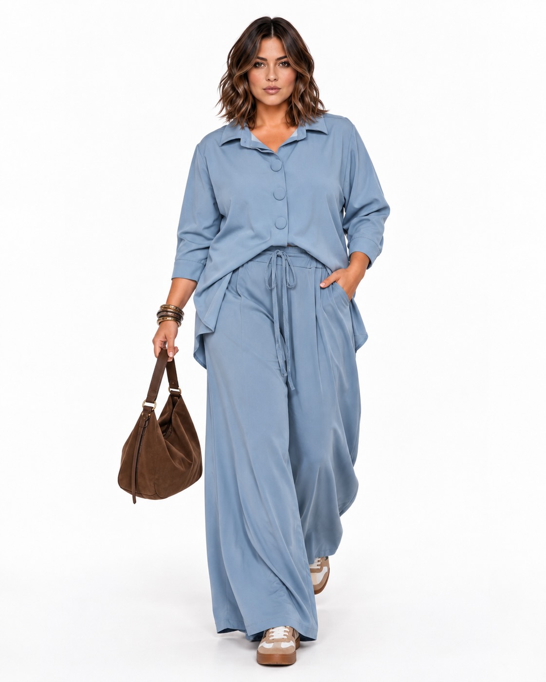 Look completo Conjunto Lúa denim claro de mujer con camisa de botones y pantalón ancho fluido