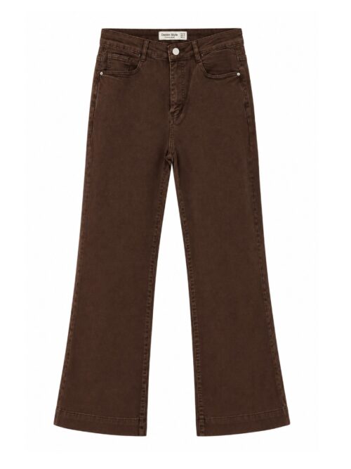 Jeans flare marrón chocolate de tiro alto con bolsillos delanteros y bajo acampanado