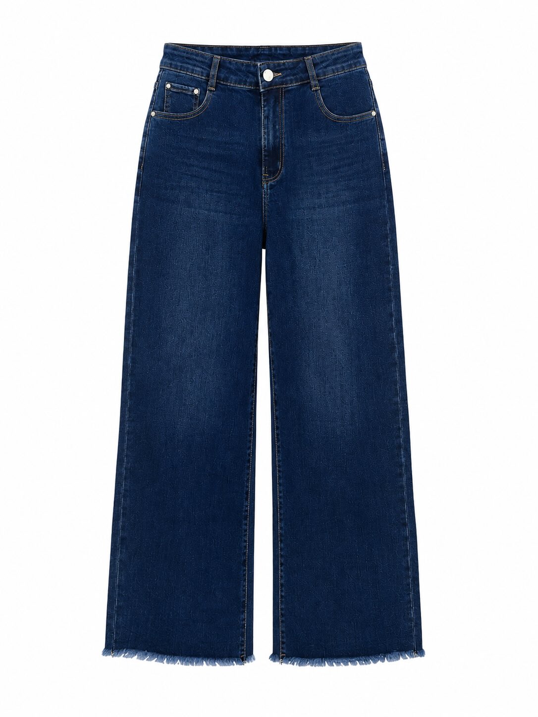 Jeans wide leg azul oscuro con bolsillos y bajo desflecado