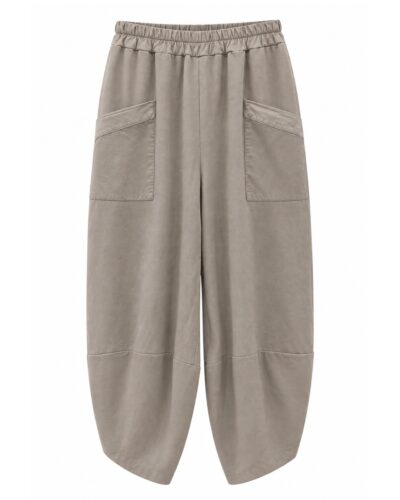 Pantalón Balloon beige con cintura elástica, bolsillos delanteros y pernera de volumen redondeado