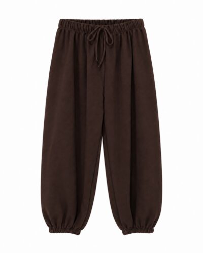 Pantalón jogger marrón con cintura elástica, cordón ajustable y bajos elásticos