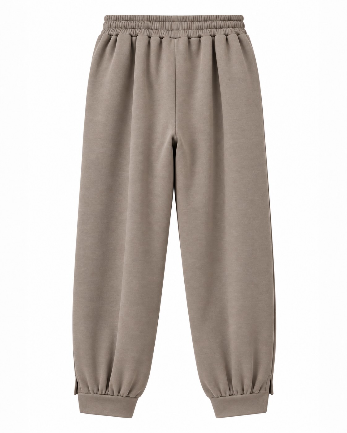 Vista trasera del pantalón jogger globo topo con pernera voluminosa y bajos ajustados