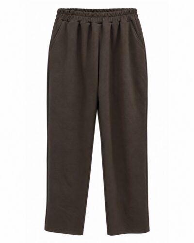 Pantalón jogger Relax chocolate de mujer en neopreno suave con cintura elástica, bolsillos laterales, pliegues delanteros y pernera recta