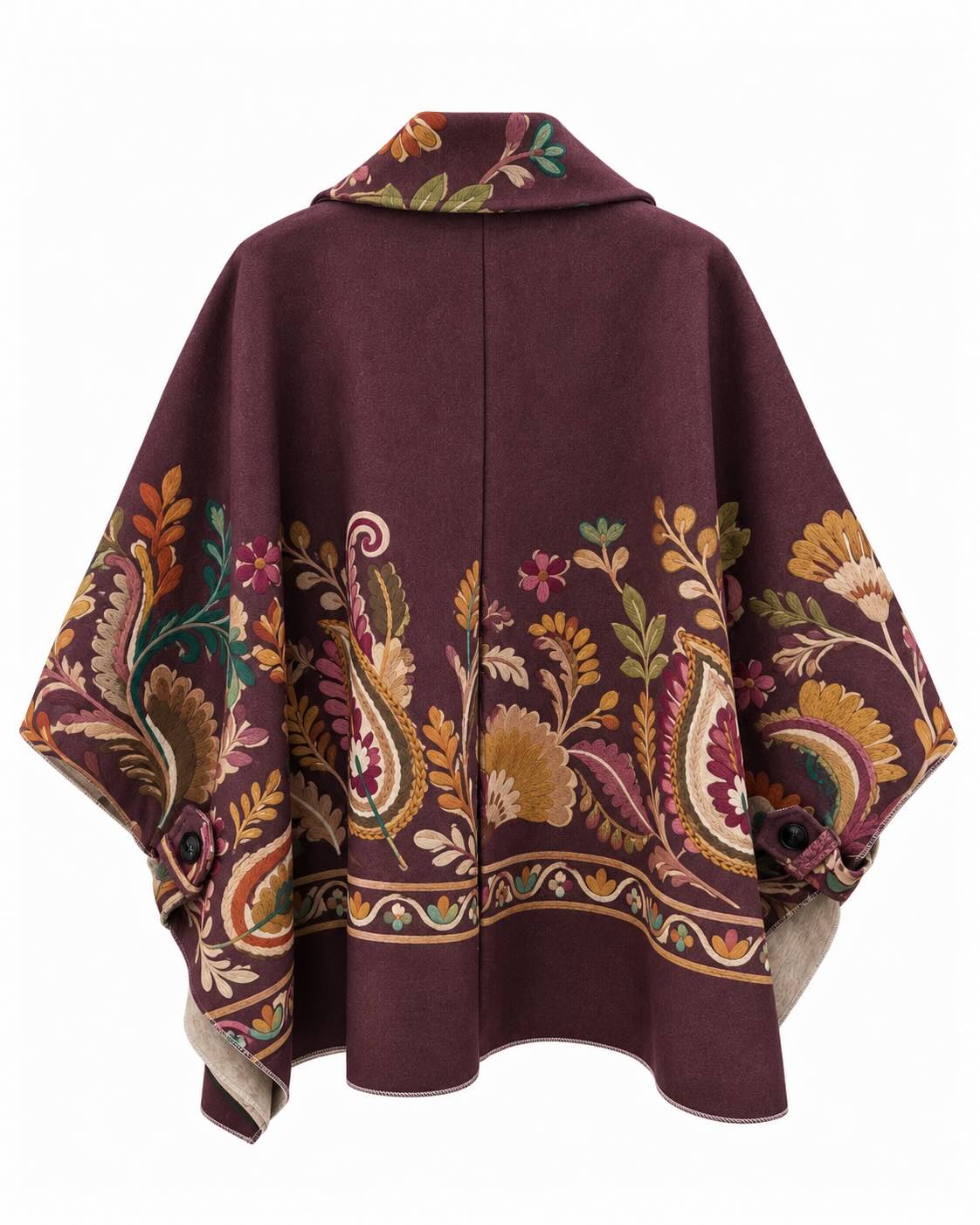 Capa Verona burdeos vista de espalda con estampado floral, diseño amplio y detalles en mangas