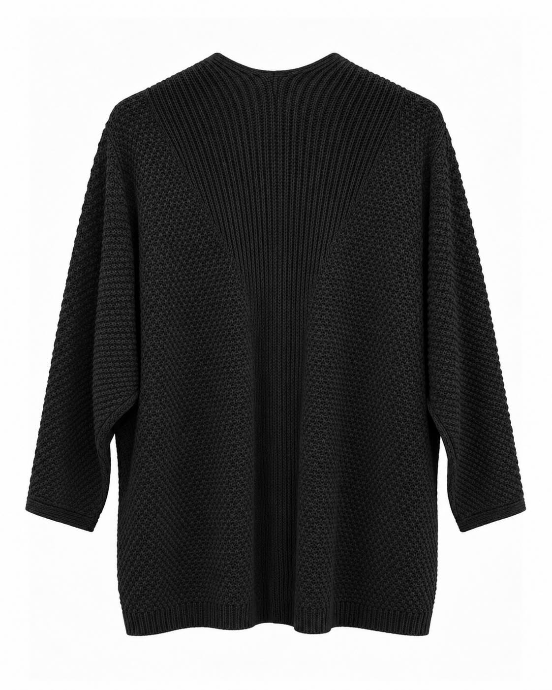 Cárdigan crochet negro vista de espalda con textura de punto y corte amplio