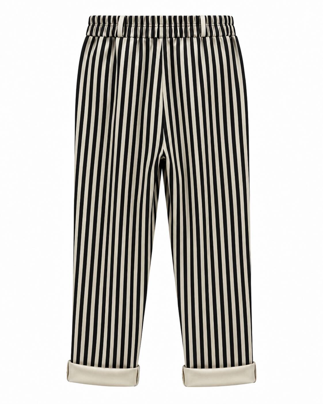 Jogger rayas off white vista de espalda con rayas verticales negras