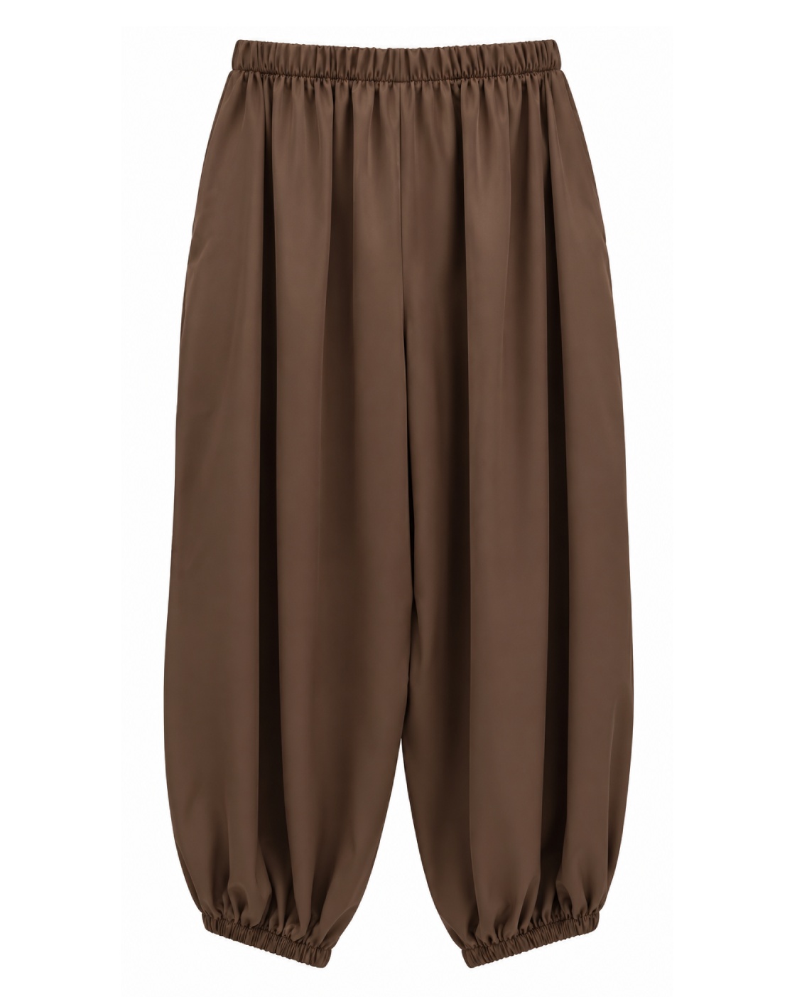 Pantalón satinado chocolate vista de espalda con cintura elástica y bajo ajustado